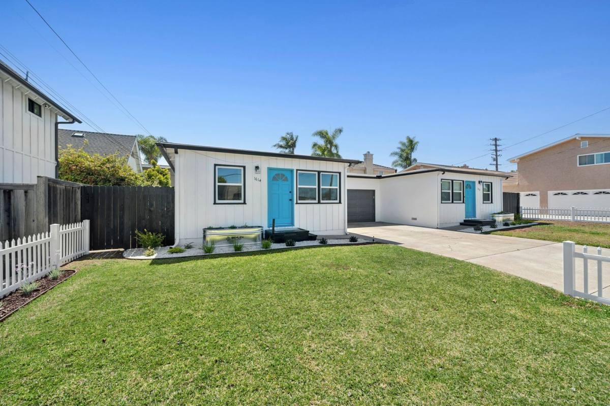 Apartment for rent at 1612 Orange Ave, Costa Mesa, CA 92627