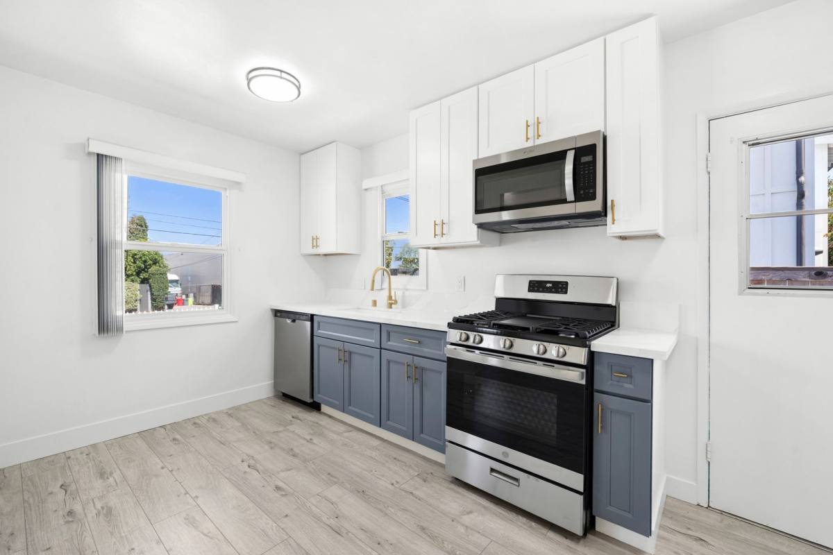 Apartment for rent at 1612 Orange Ave, Costa Mesa, CA 92627