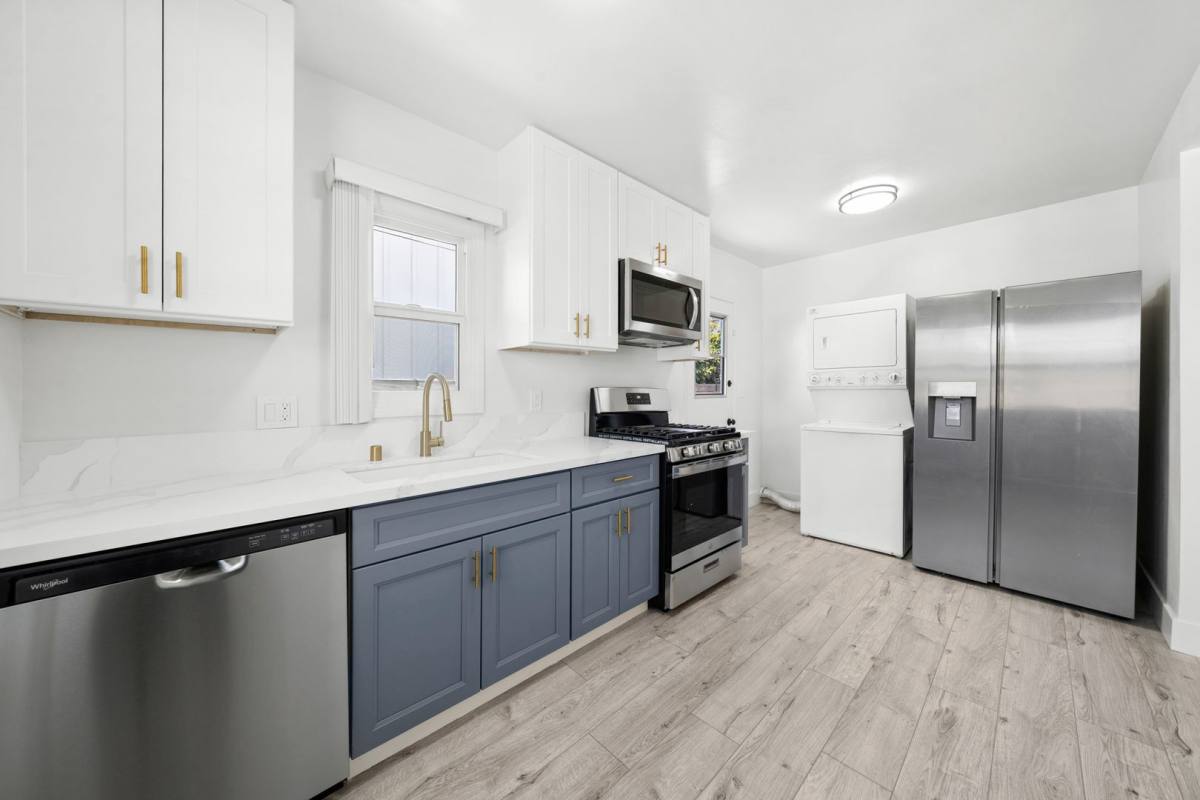 Apartment for rent at 1612 Orange Ave, Costa Mesa, CA 92627