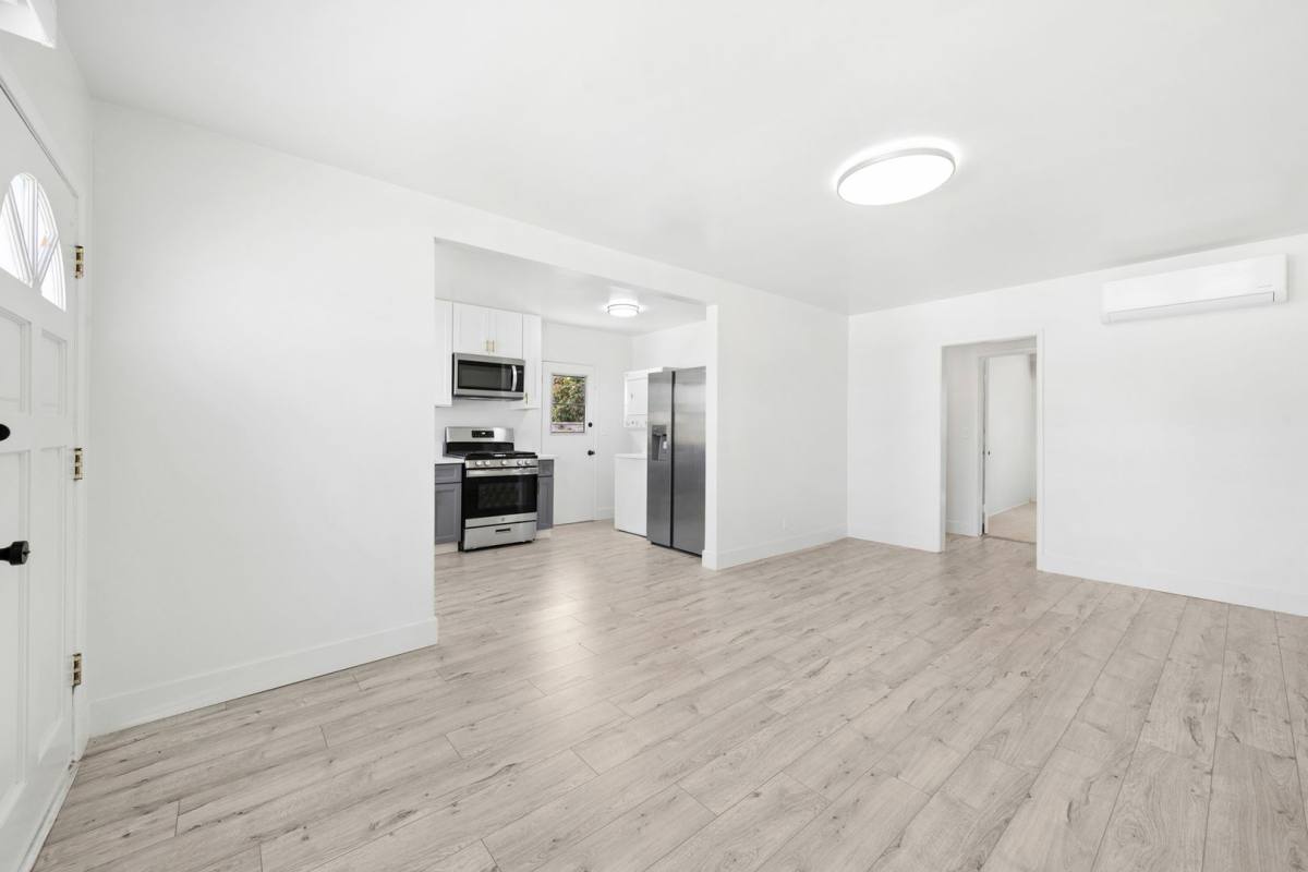 Apartment for rent at 1612 Orange Ave, Costa Mesa, CA 92627