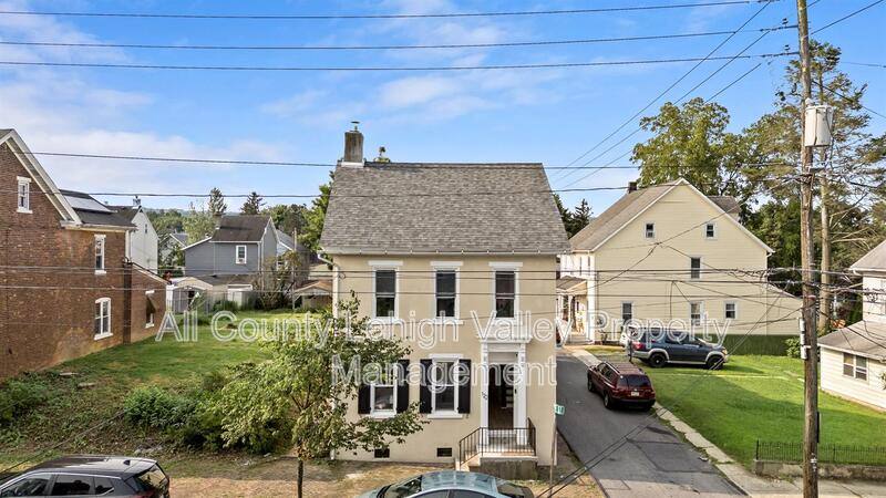122 E Goepp St #1, Bethlehem, PA 18018 - Apartment for Rent
