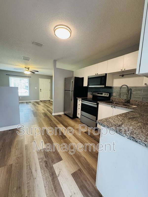 House for rent at 5021 Burlington Ave N, Saint Petersburg, FL 33710