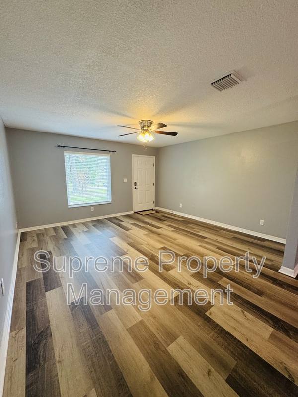 House for rent at 5021 Burlington Ave N, Saint Petersburg, FL 33710