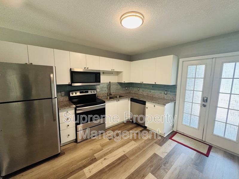 House for rent at 5021 Burlington Ave N, Saint Petersburg, FL 33710