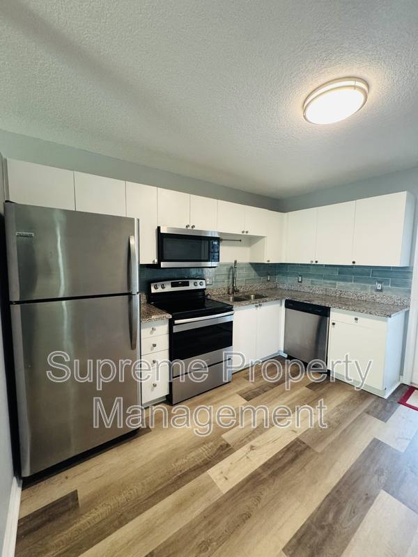 House for rent at 5021 Burlington Ave N, Saint Petersburg, FL 33710