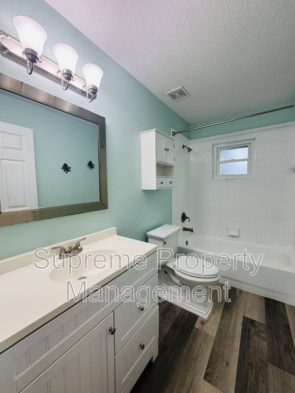 House for rent at 5021 Burlington Ave N, Saint Petersburg, FL 33710