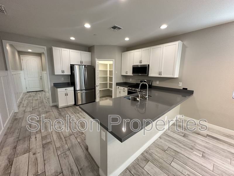 House for rent at 13180 W Cliffrose Rd, Peoria, AZ 85383