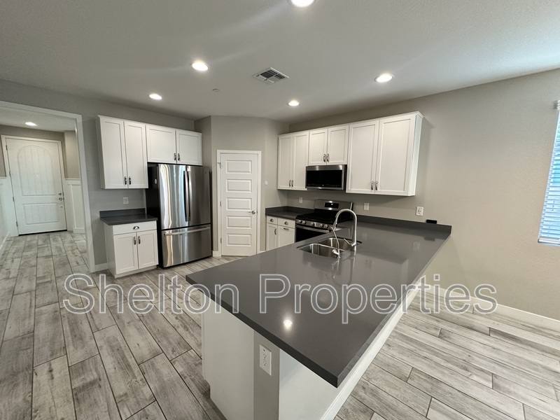 House for rent at 13180 W Cliffrose Rd, Peoria, AZ 85383