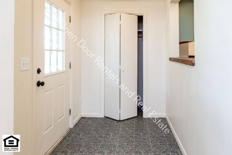 House for rent at 20329 Notestine Rd #1, Woodburn, IN 46797