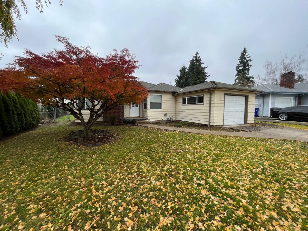 House for rent at 1650 Manor Dr, Gladstone, OR 97027