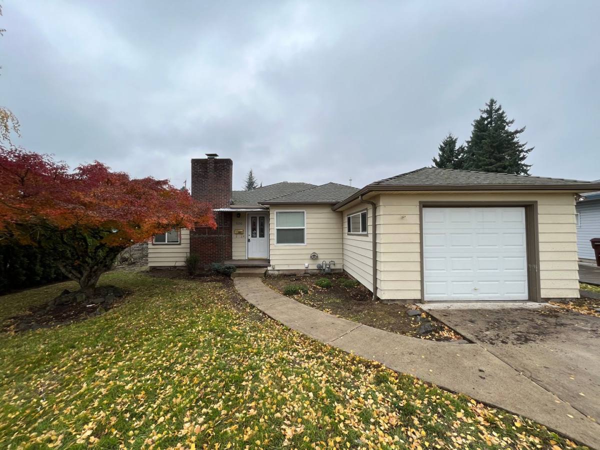 House for rent at 1650 Manor Dr, Gladstone, OR 97027