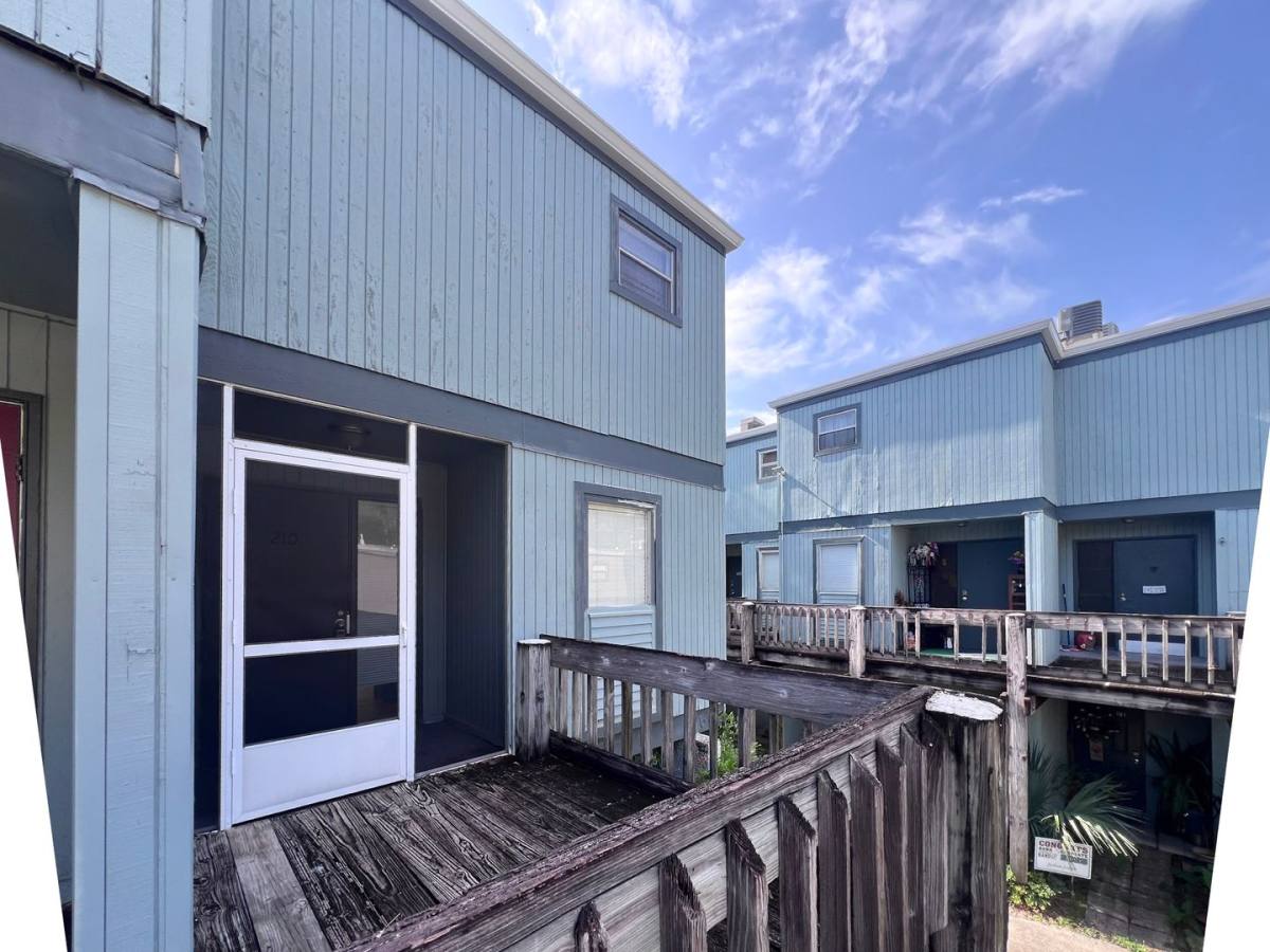 Condo for rent at 605 SW 75th St #210, Gainesville, FL 32607