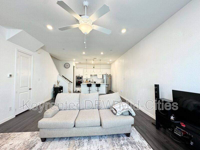 House for rent at 9927 Tolbert St, Irving, TX 75063