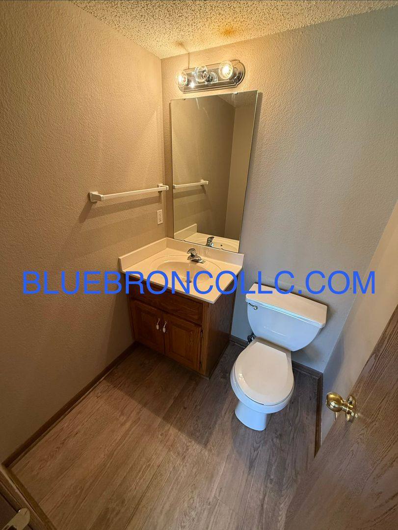 Townhouse for rent at 621 Willow Lane - D, Peculiar, MO 64078