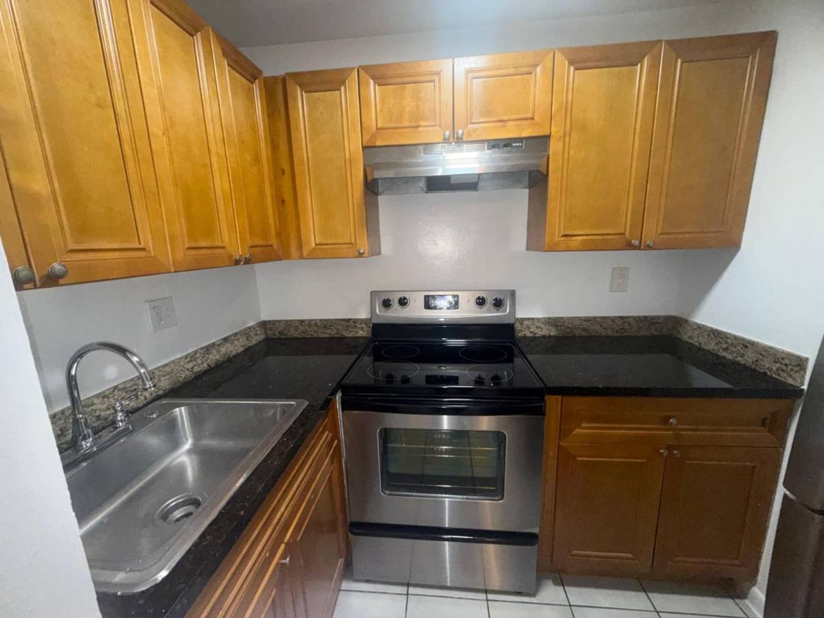 Apartment for rent at 8430 NW 40th St, Coral Springs, FL 33065