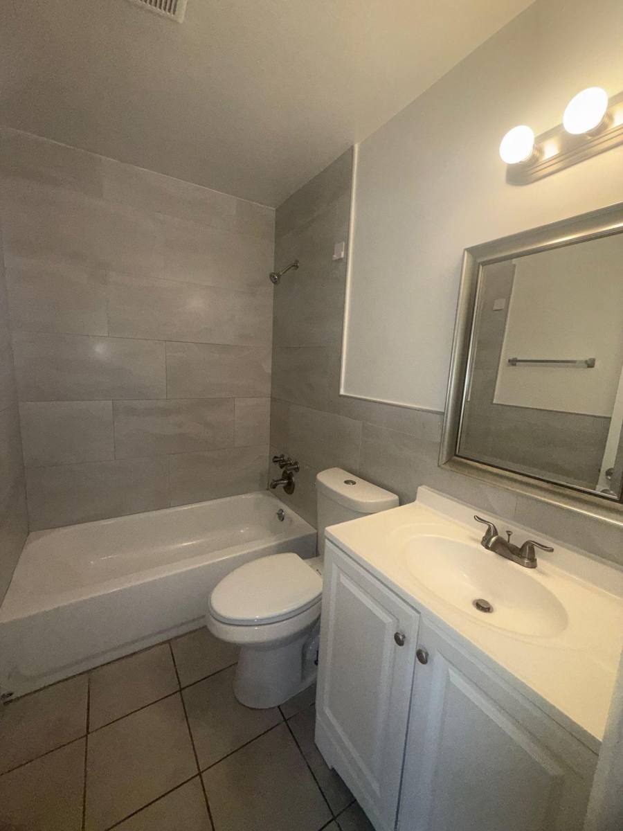 Apartment for rent at 8430 NW 40th St, Coral Springs, FL 33065