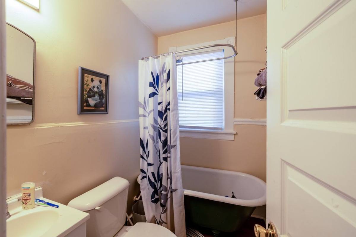 Apartment for rent at 621 N 32nd St, Richmond, VA 23223
