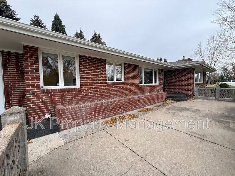 House for rent at 1726 Alder Dr, Great Falls, MT 59404