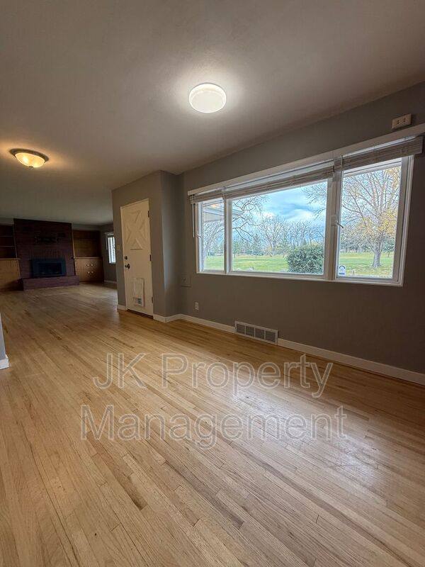 House for rent at 1726 Alder Dr, Great Falls, MT 59404