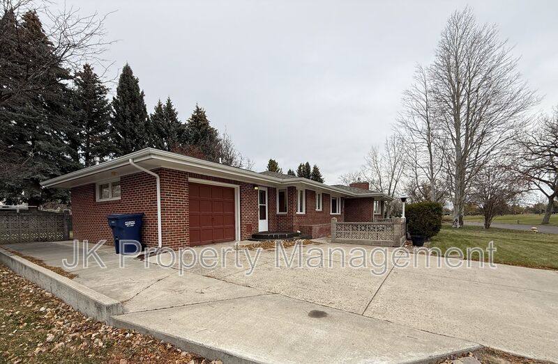 House for rent at 1726 Alder Dr, Great Falls, MT 59404