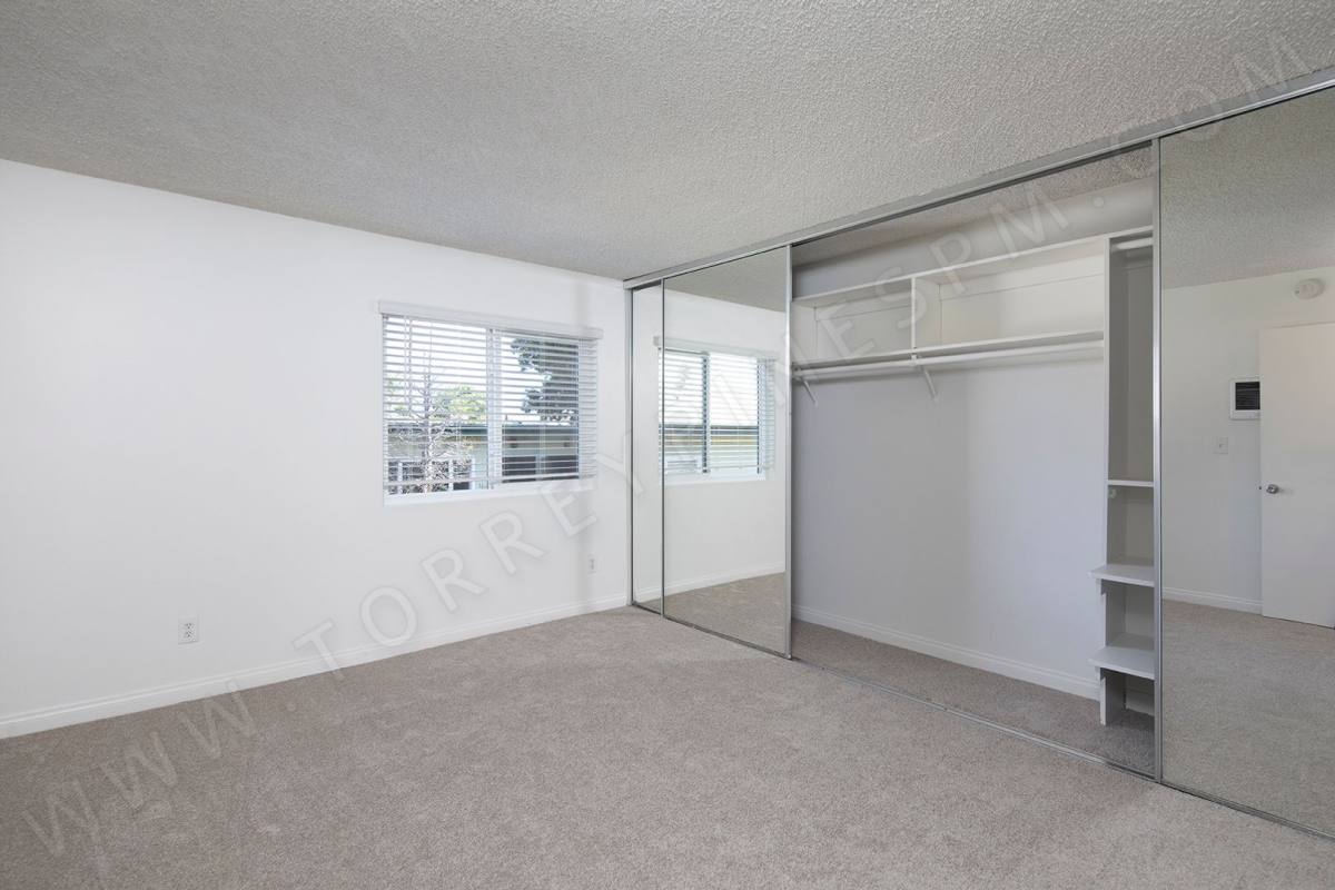 Townhouse for rent at 1656 Reed Ave #2, San Diego, CA 92109