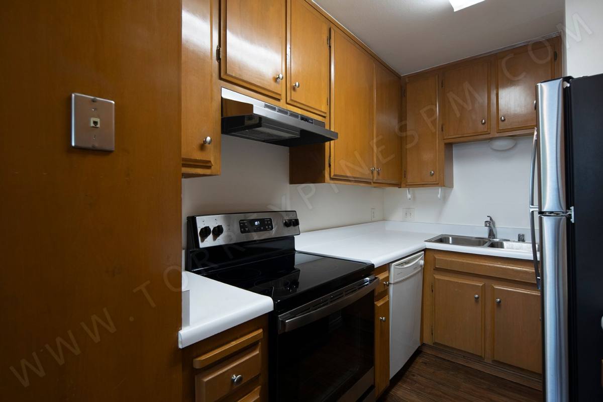 Townhouse for rent at 1656 Reed Ave #2, San Diego, CA 92109
