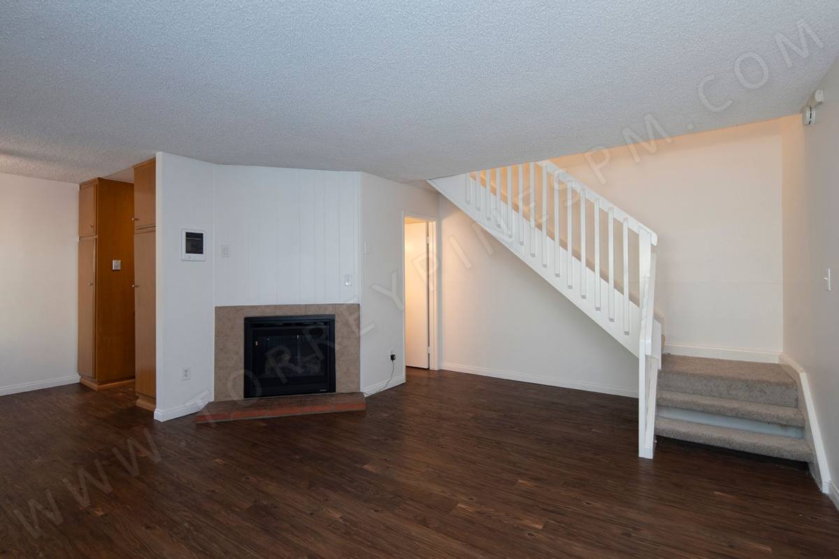 Townhouse for rent at 1656 Reed Ave #2, San Diego, CA 92109