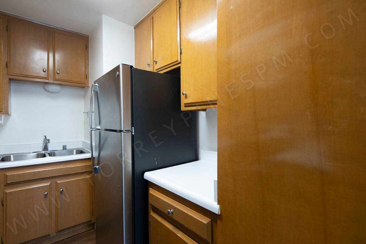 Townhouse for rent at 1656 Reed Ave #2, San Diego, CA 92109