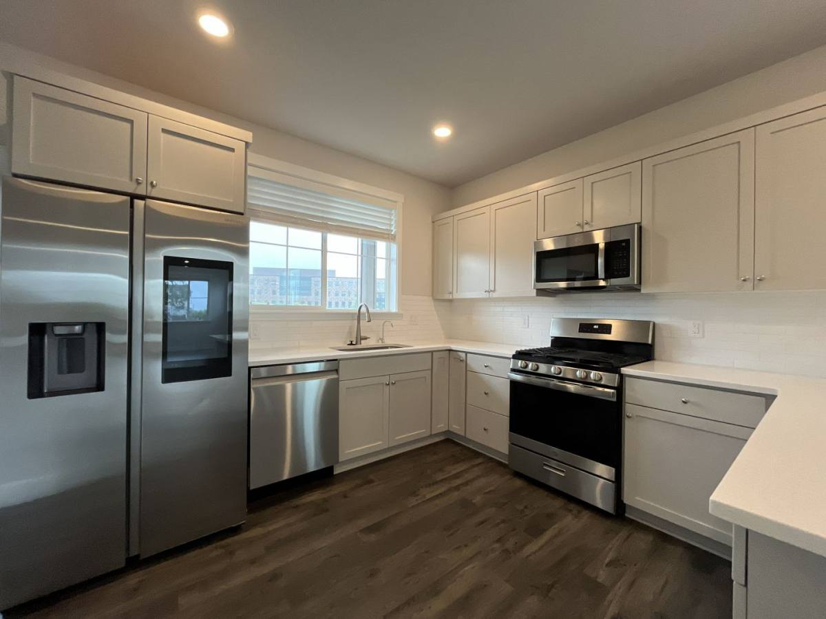 Townhouse for rent at 12949 SW Meadbrook Lane, Beaverton, OR 97007