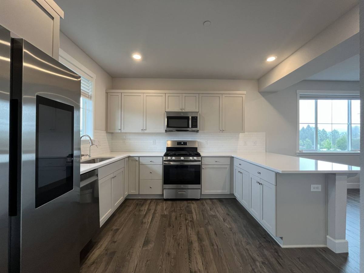 Townhouse for rent at 12949 SW Meadbrook Lane, Beaverton, OR 97007