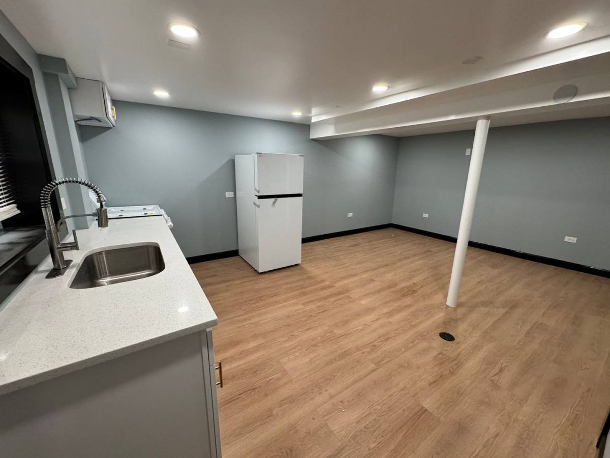 Apartment for rent at 3457 W 55th St, Chicago, IL 60629