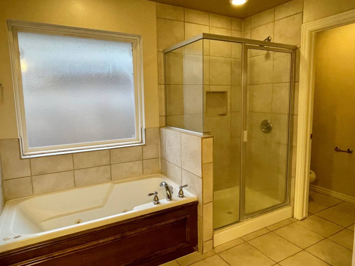 House for rent at 2417 NW 152nd St, Edmond, OK 73013