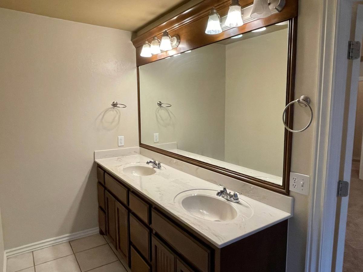 House for rent at 2417 NW 152nd St, Edmond, OK 73013