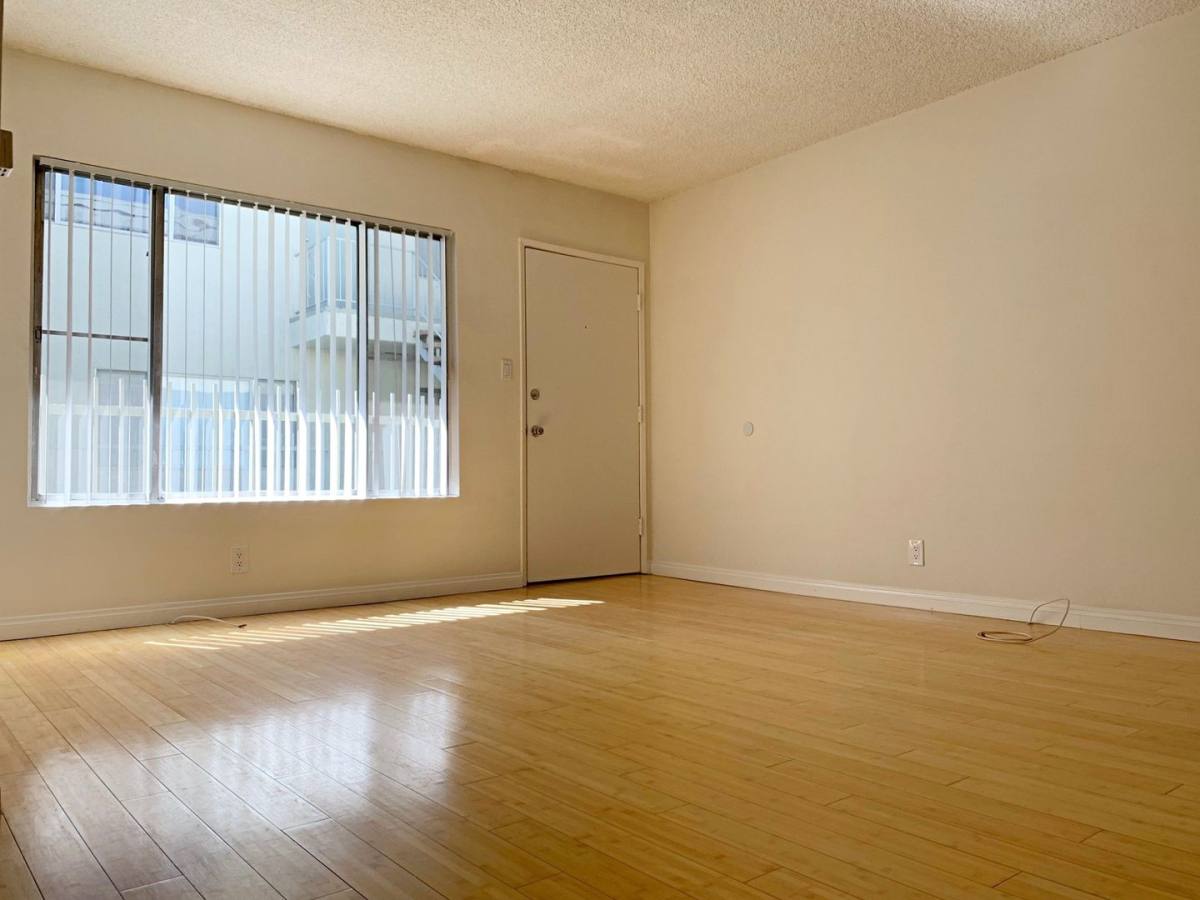 Apartment for rent at 3105 S Durango Ave, Los Angeles, CA 90034