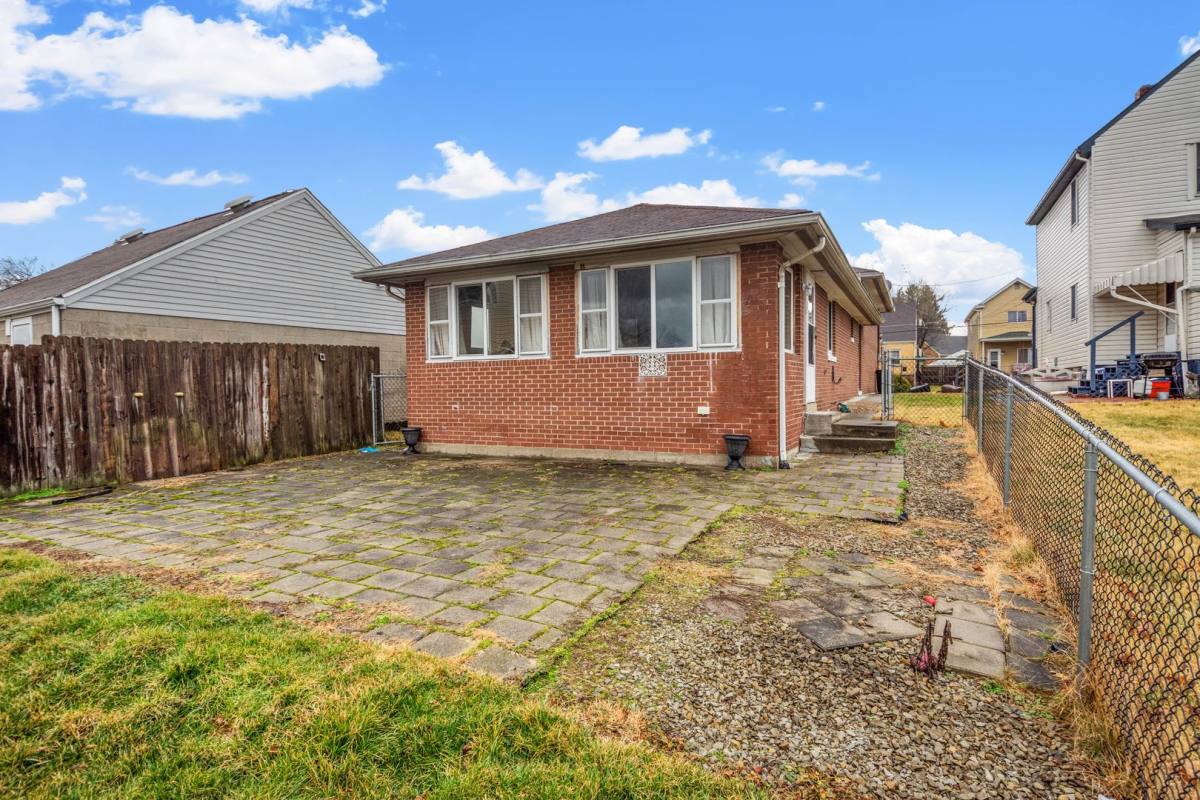 House for rent at 250 Vine St, Homestead, PA 15120