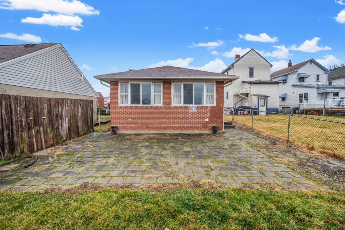 House for rent at 250 Vine St, Homestead, PA 15120