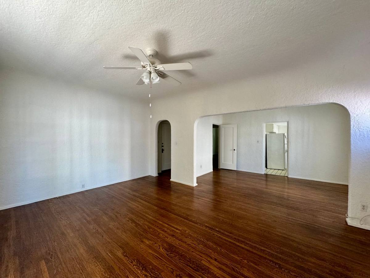 Apartment for rent at 152 S Crescent Dr, Beverly Hills, CA 90212
