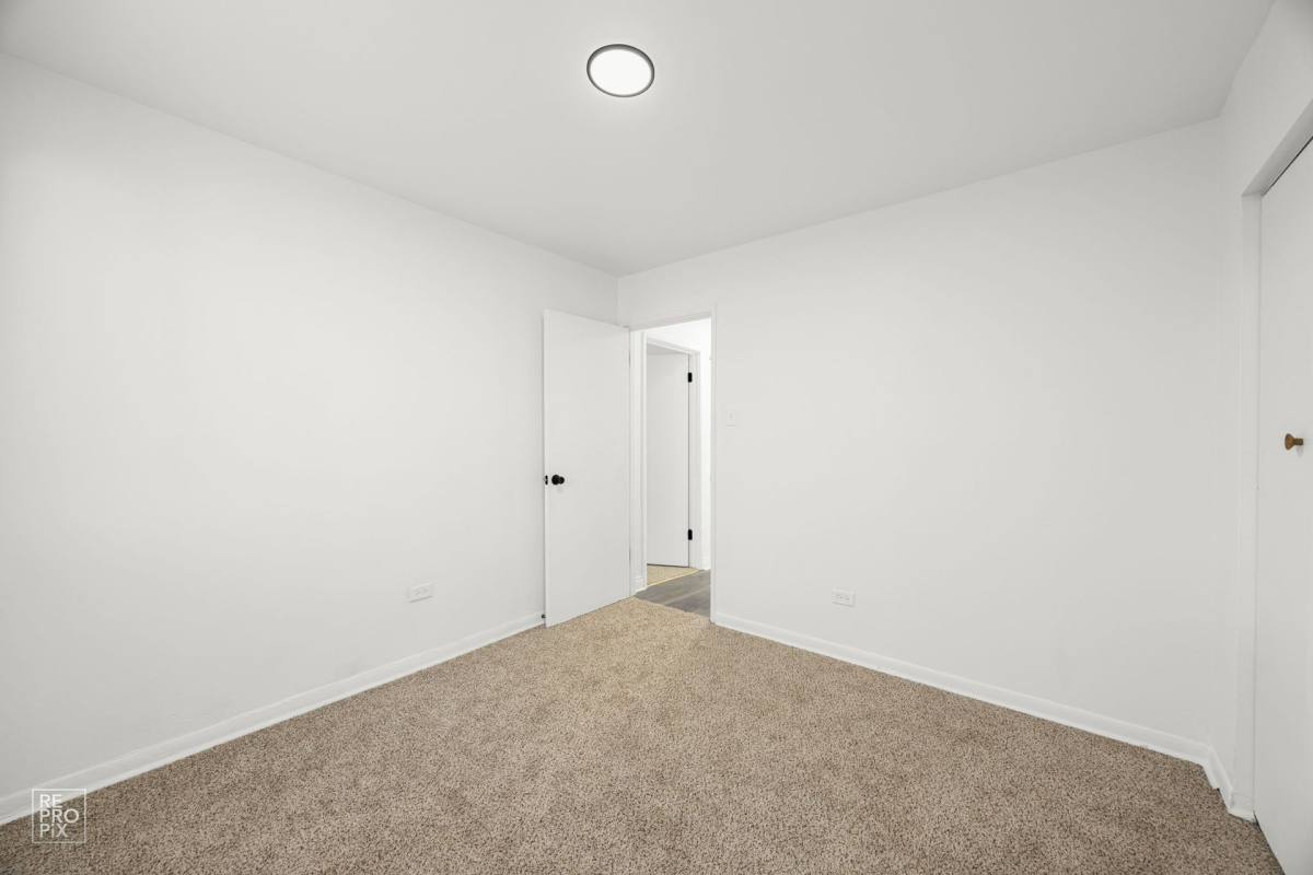 Apartment for rent at 8342-8350 S Ellis Ave, Chicago, IL 60619