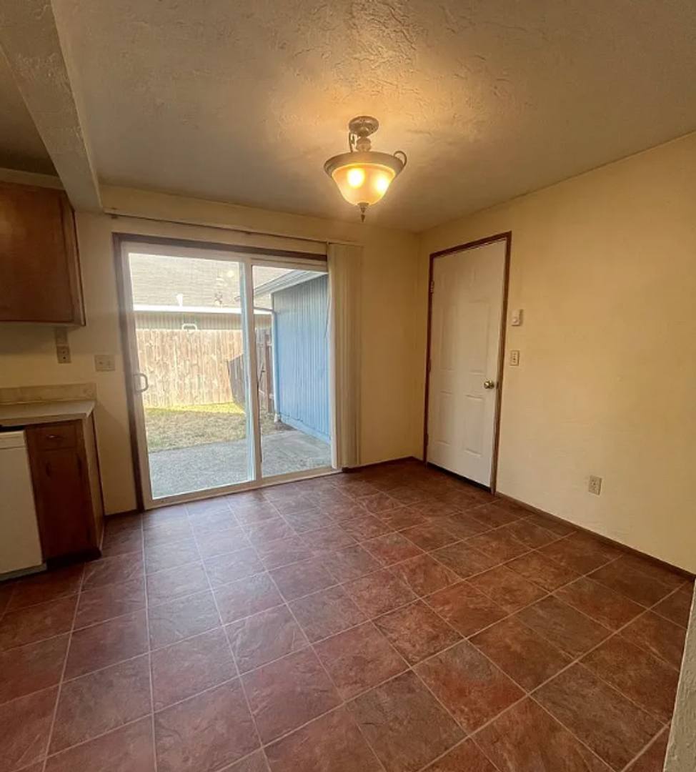 House for rent at 3869 N Clarey St, Eugene, OR 97402