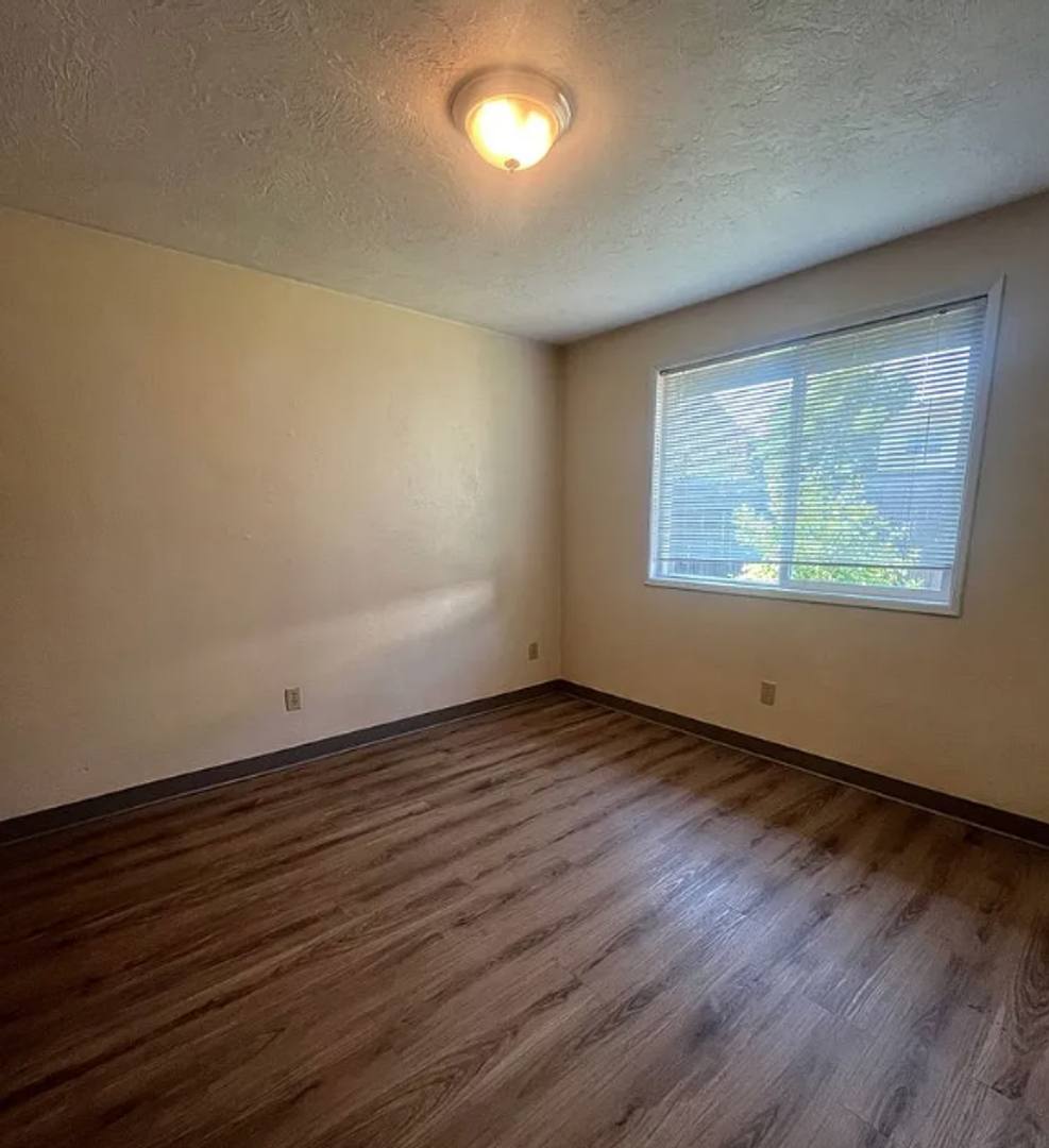House for rent at 3869 N Clarey St, Eugene, OR 97402