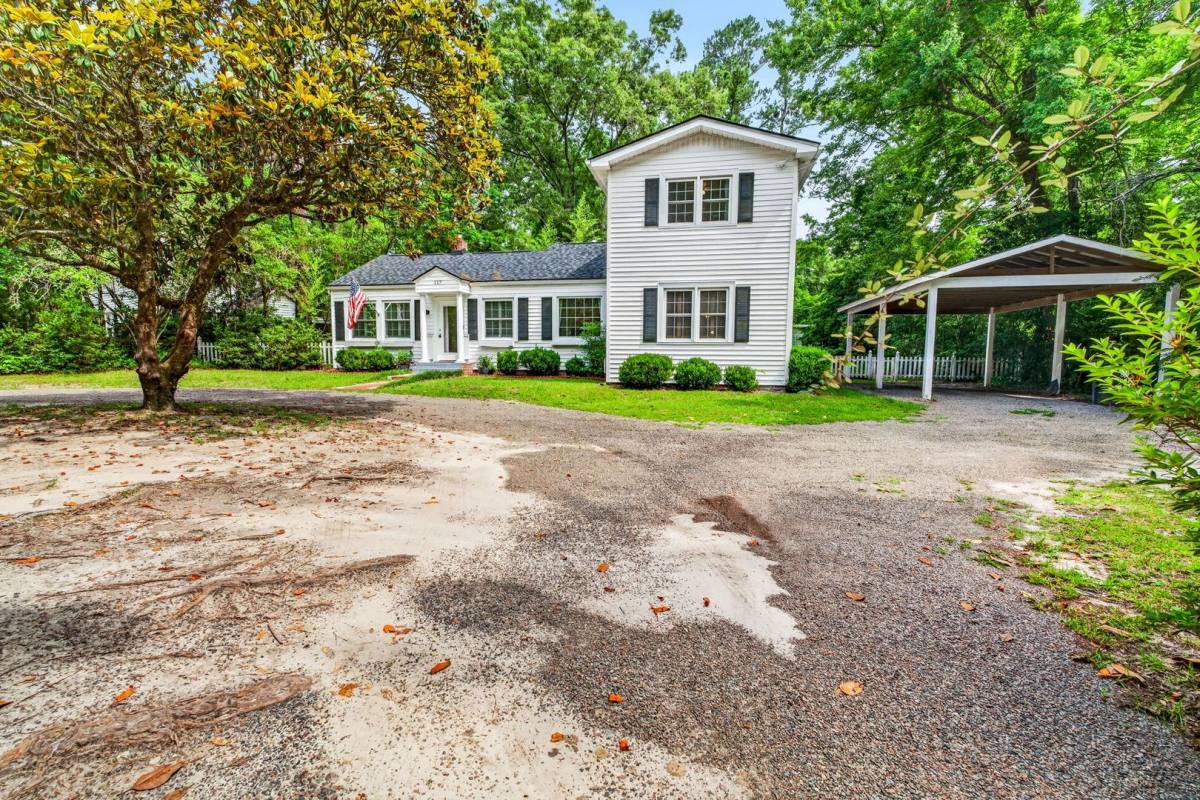House for rent at 117 Pine Grove Ave, Summerville, SC 29483