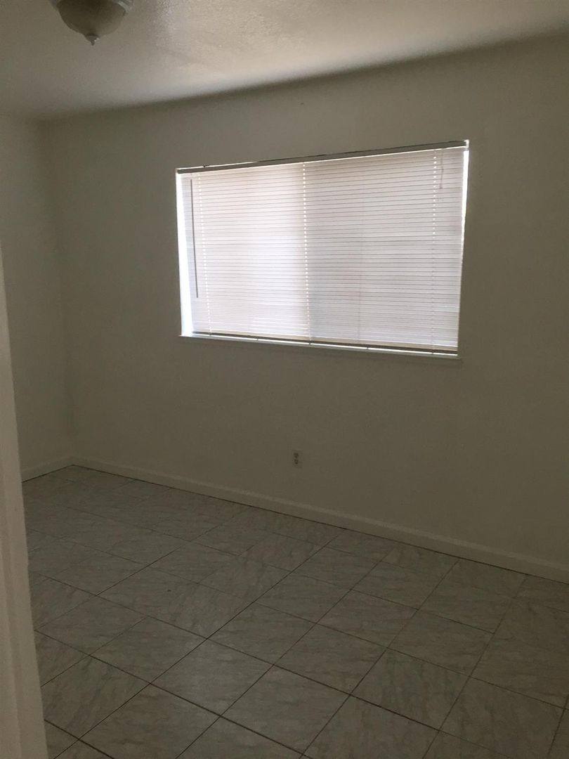 Apartment for rent at 238 N 4th Ave, Oakdale, CA 95361