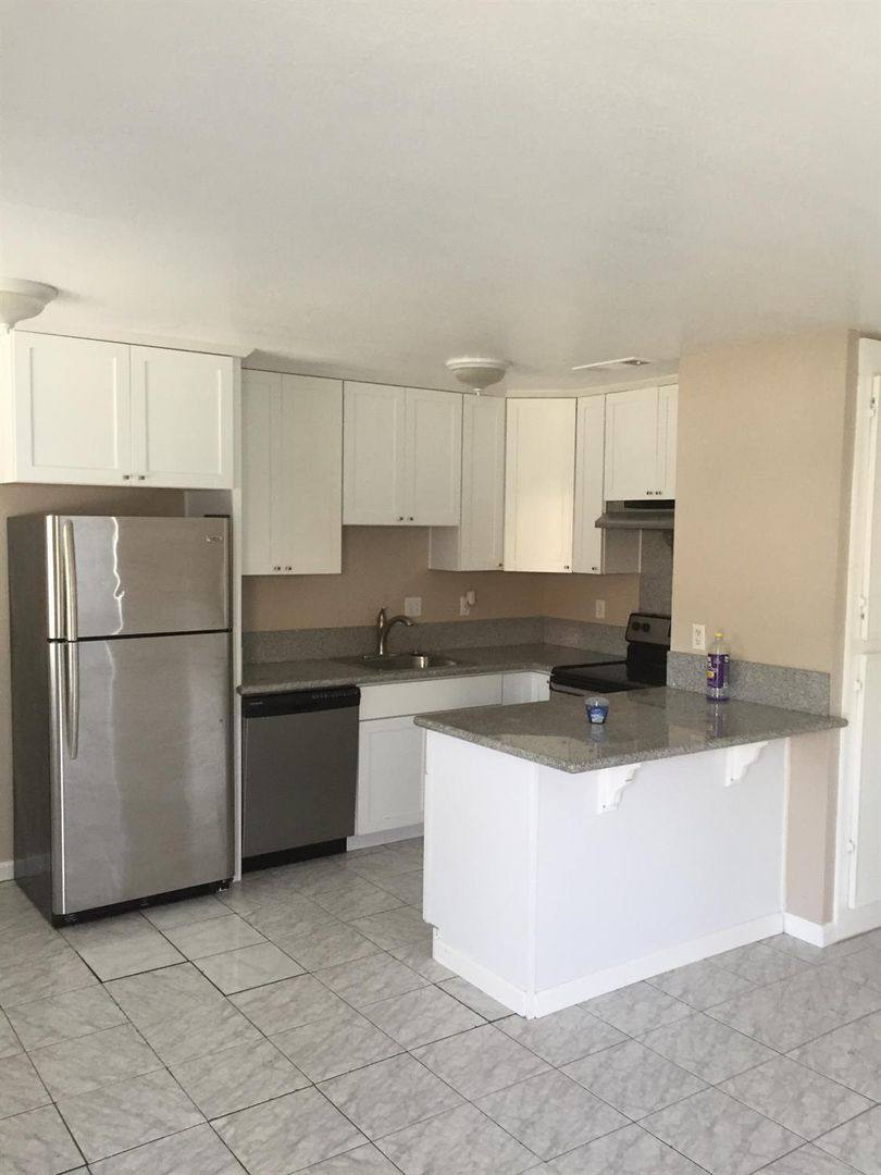 Apartment for rent at 238 N 4th Ave, Oakdale, CA 95361