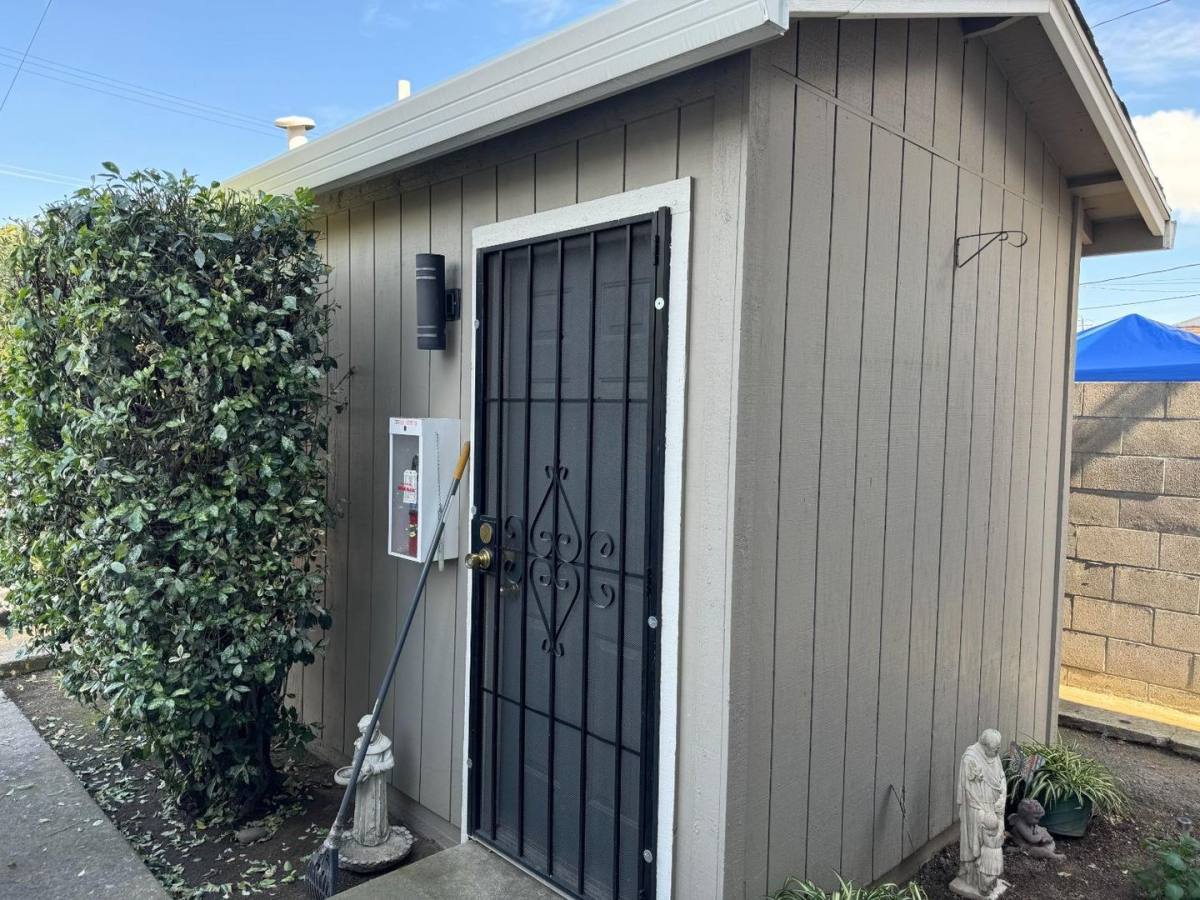 Apartment for rent at 238 N 4th Ave, Oakdale, CA 95361