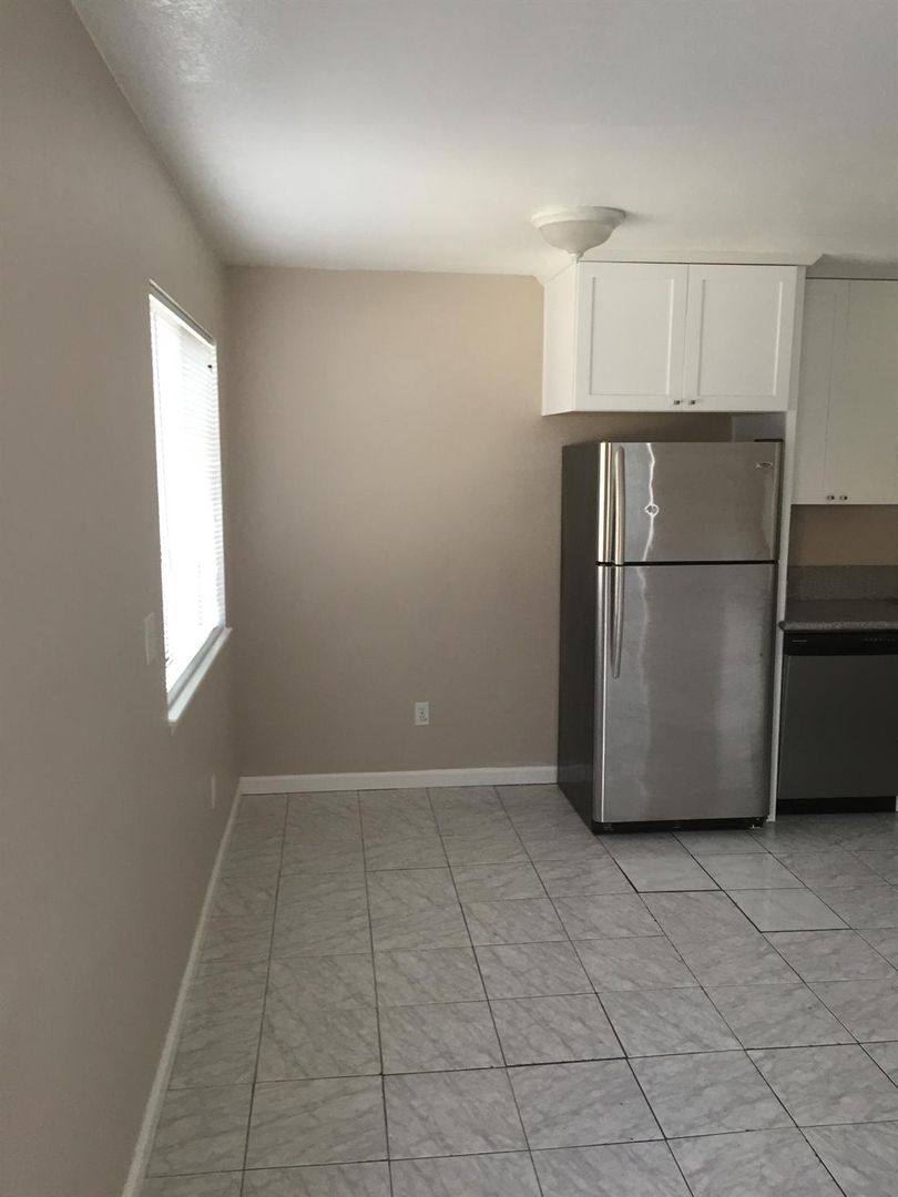 Apartment for rent at 238 N 4th Ave, Oakdale, CA 95361