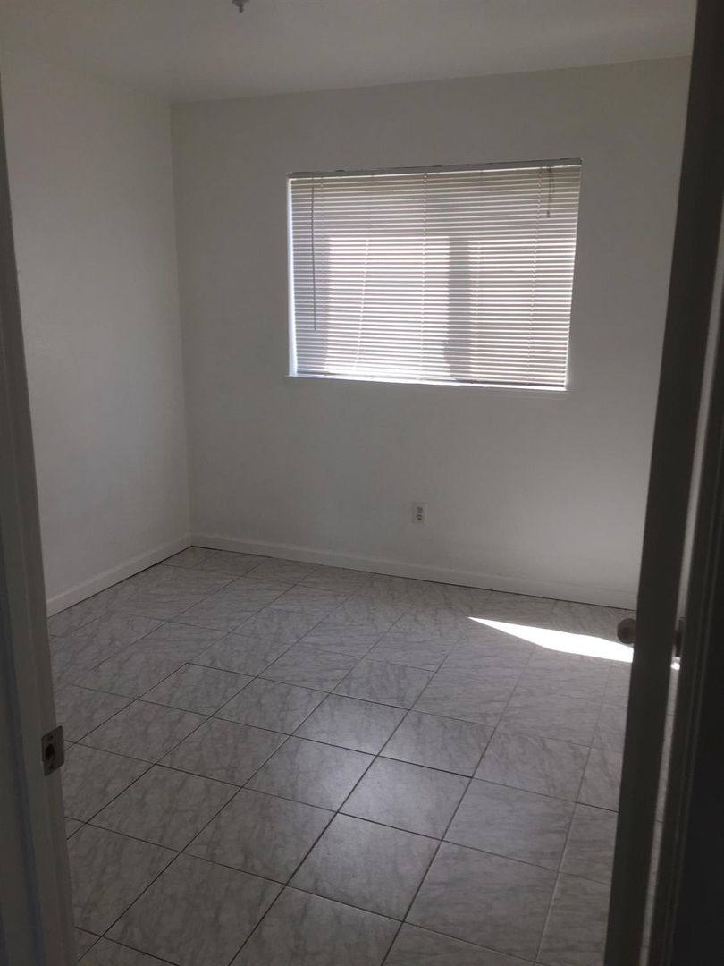 Apartment for rent at 238 N 4th Ave, Oakdale, CA 95361