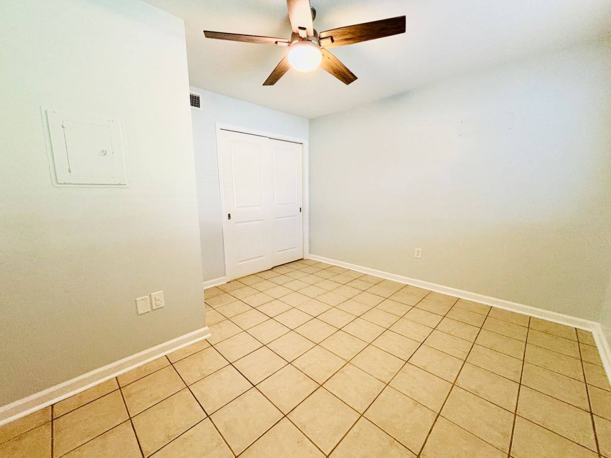Apartment for rent at 201 S College, Lafayette, LA 70506