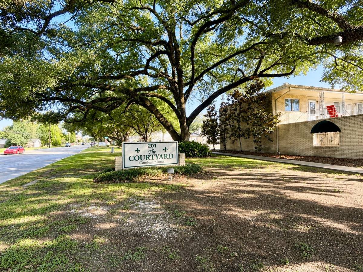 Apartment for rent at 201 S College, Lafayette, LA 70506