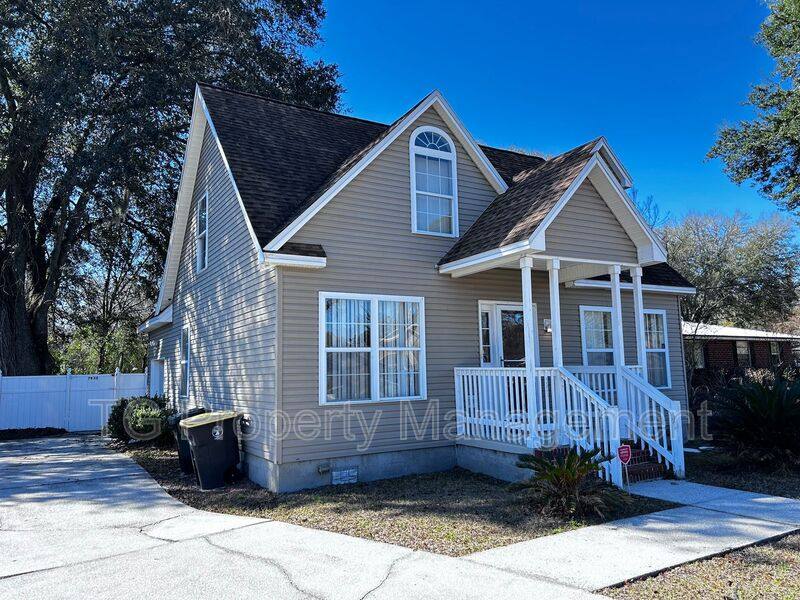 House for rent at 7952 118th St, Jacksonville, FL 32224