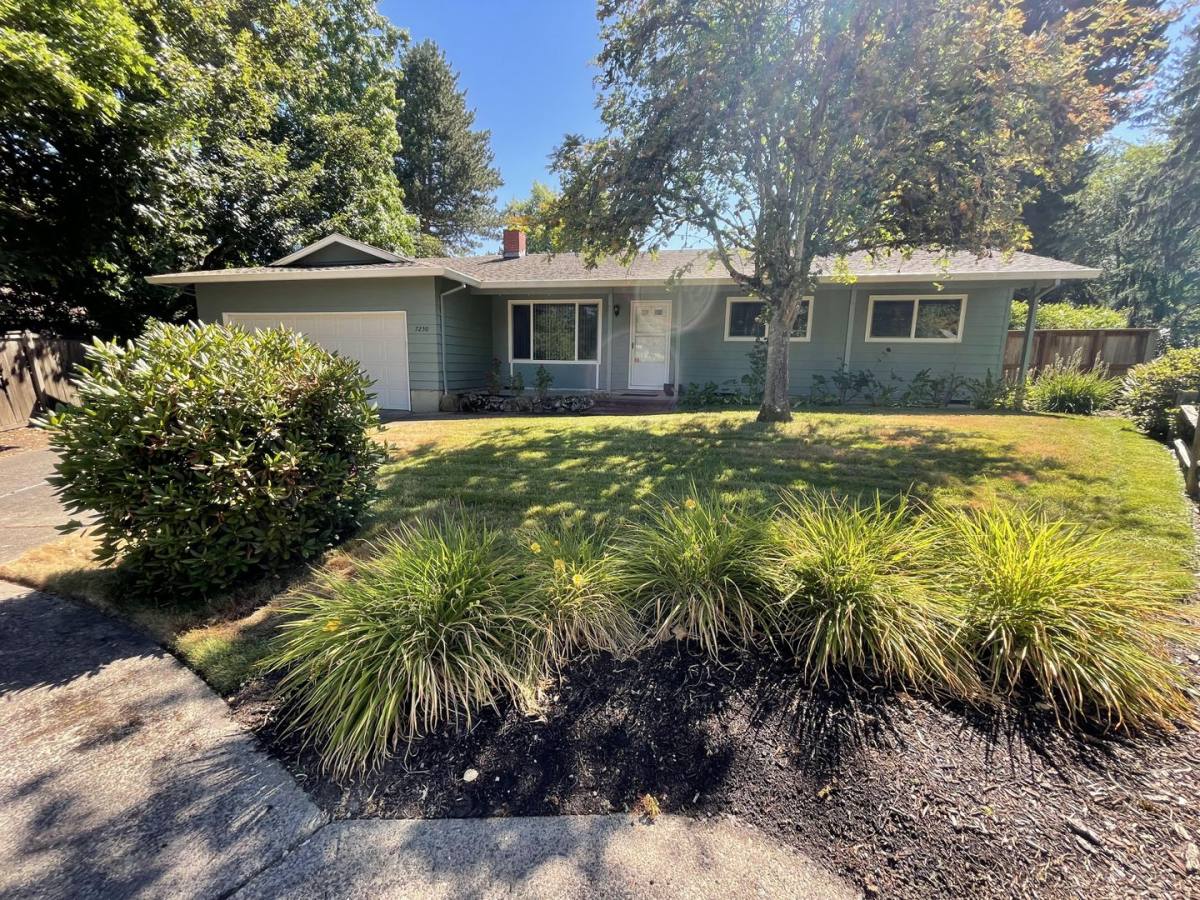 House for rent at 7250 SW Ashdale Dr, Portland, OR 97223